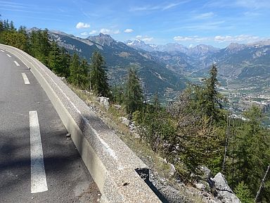 Routes de montagne — cols et panoramas pour motards